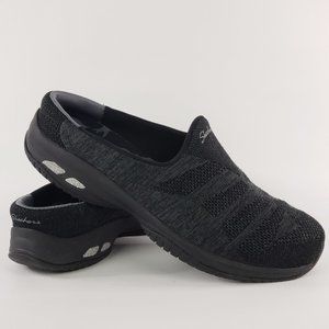 Skechers Relaxed Fit  Commute Slip-on Memory Foam